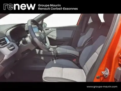 Photo 10 Renault Clio  1.6 E-Tech 145ch full hybrid Techno - 24
