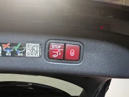 Photo 25 Mercedes GLC  300 e Hybrid 313ch AMG Line 4Matic 9G-Tronic