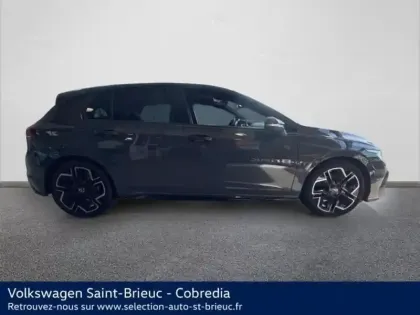 Photo 18 Volkswagen Golf  1.5 eTSI EVO2 150ch R-Line Edition DSG7