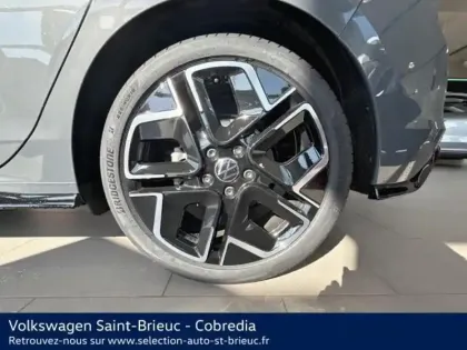 Photo 29 Volkswagen Golf  1.5 eTSI EVO2 150ch R-Line Edition DSG7