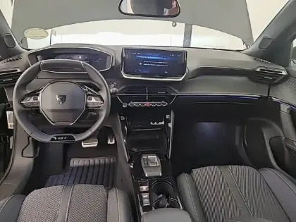 Photo 7 Peugeot 2008  Electrique 54 kWh 156 ch