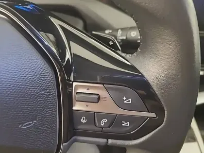 Photo 40 Peugeot 308  PHEV 180 e-EAT8