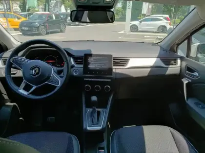 Photo 9 Renault Captur  E-Tech full hybrid 145