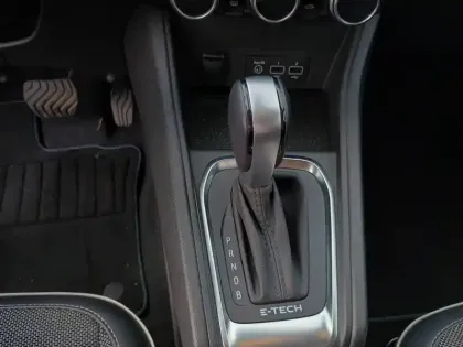 Photo 17 Renault Captur  E-Tech Plug-in 160 - 21