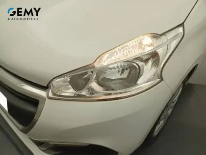 Photo 35 Peugeot 208  AFFAIRE BLUEHDI 100 S&S BVM5