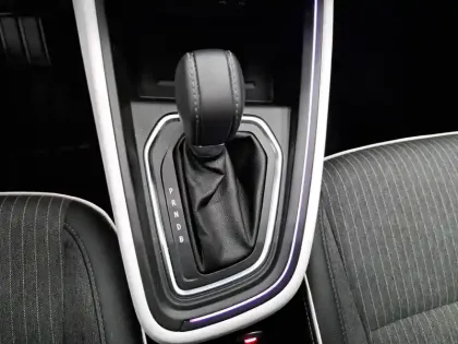 Photo 35 Renault Clio  E-Tech full hybrid 145