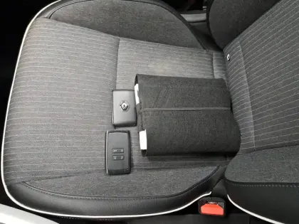 Photo 40 Renault Clio  E-Tech full hybrid 145