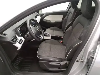 Photo 26 Renault Clio  E-Tech full hybrid 145