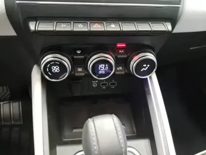 Photo 36 Renault Clio  E-Tech full hybrid 145