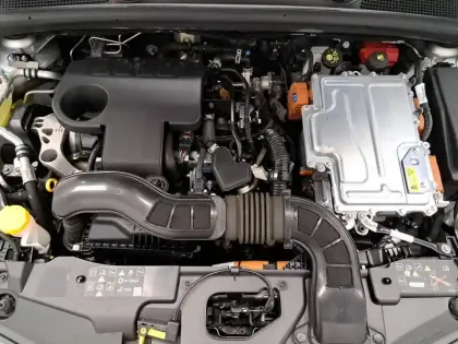Photo 13 Renault Clio  E-Tech full hybrid 145
