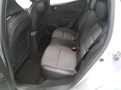 Photo 25 Renault Clio  E-Tech full hybrid 145