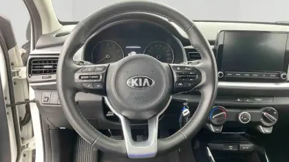 Photo 15 Kia Stonic  1.0 T-GDi 100 ch BVM6