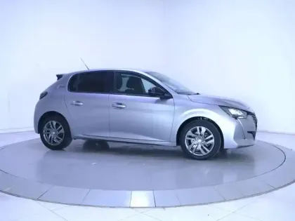 Photo 31 Peugeot 208  PureTech 100 S&S EAT8