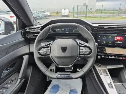 Photo 8 Peugeot 308  SW Hybrid 145 e-DCS6