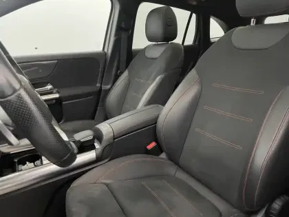 Photo 47 Mercedes GLA  250 e 8G-DCT
