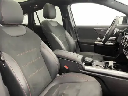Photo 61 Mercedes GLA  250 e 8G-DCT