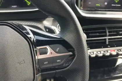 Photo 17 Peugeot 2008  PureTech 130 S&S EAT8