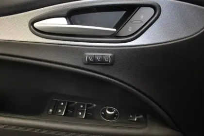 Photo 27 Alfa Romeo Stelvio  2.2 190 ch Q4 AT8