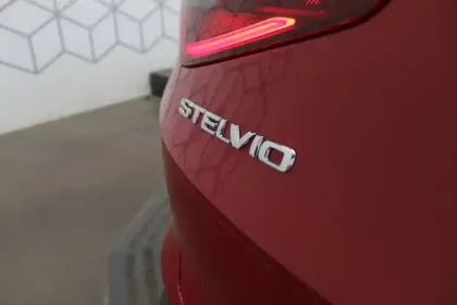 Photo 10 Alfa Romeo Stelvio  2.2 190 ch Q4 AT8