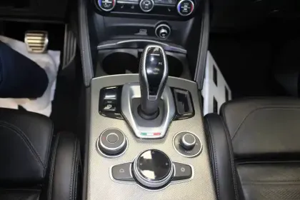 Photo 33 Alfa Romeo Stelvio  2.2 190 ch Q4 AT8