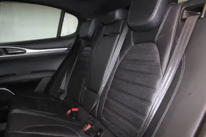 Photo 19 Alfa Romeo Stelvio  2.2 190 ch Q4 AT8