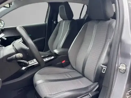 Photo 10 Peugeot 208  Electrique 50 kWh 136ch