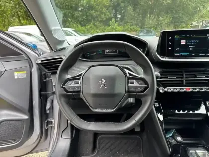 Photo 8 Peugeot 208  Electrique 50 kWh 136ch