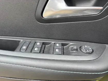 Photo 18 Peugeot 208  Electrique 50 kWh 136ch