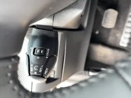 Photo 26 Peugeot 208  Hybrid 100 e-DCS6