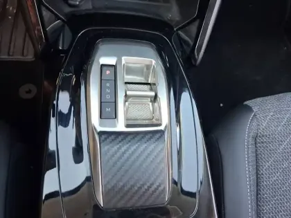 Photo 45 Peugeot 208  Hybrid 100 e-DCS6