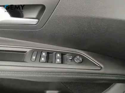 Photo 33 Peugeot 3008  Hybrid 225 e-EAT8