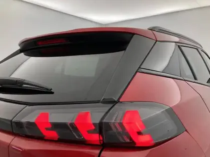 Photo 16 Peugeot 2008  PureTech 130 S&S EAT8