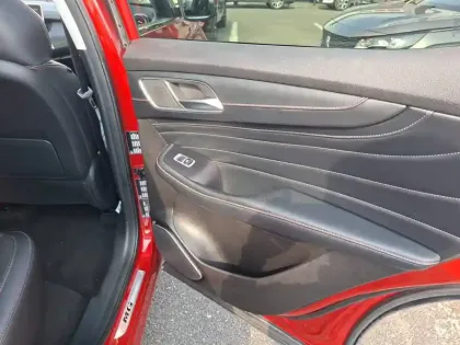 Photo 35 Mg EHS  1.5T GDI PHEV