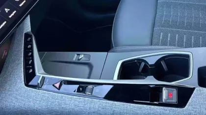 Photo 7 Peugeot 3008  Hybrid 145 e-DCS6