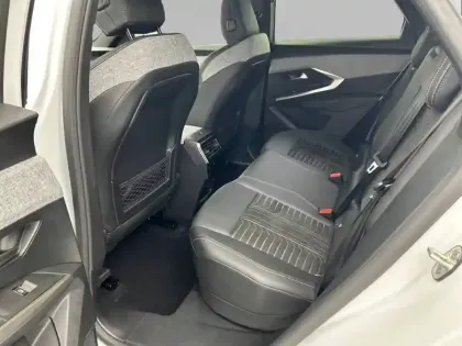 Photo 31 Peugeot 3008  Hybrid 145 e-DCS6