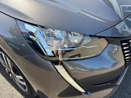 Photo 15 Peugeot 208  PureTech 100 S&S BVM6