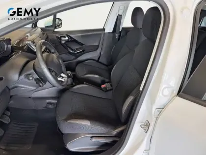 Photo 8 Peugeot 208  1.2 PureTech 82ch BVM5
