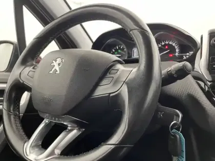 Photo 28 Peugeot 2008  PureTech 130ch S&S EAT6