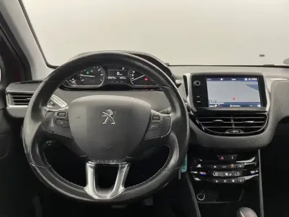 Photo 21 Peugeot 2008  PureTech 130ch S&S EAT6