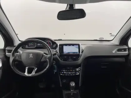 Photo 29 Peugeot 2008  PureTech 130ch S&S EAT6