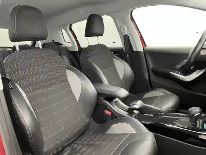 Photo 26 Peugeot 2008  PureTech 130ch S&S EAT6