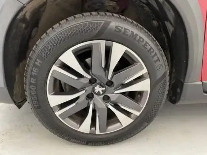Photo 16 Peugeot 2008  PureTech 130ch S&S EAT6