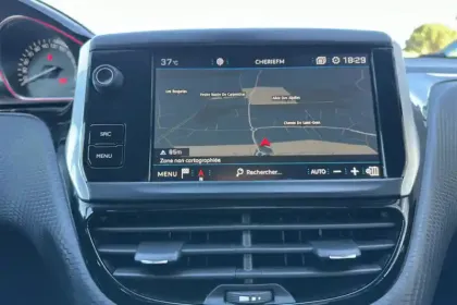 Photo 15 Peugeot 2008  PureTech 130ch S&S BVM6