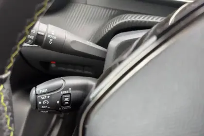Photo 21 Peugeot 2008  PureTech 130 S&S BVM6