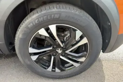 Photo 11 Peugeot 2008  PureTech 130 S&S BVM6