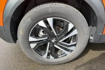 Photo 12 Peugeot 2008  PureTech 130 S&S BVM6