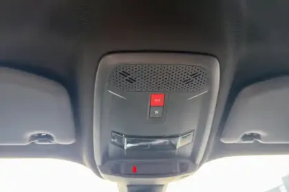 Photo 31 Peugeot 2008  PureTech 130 S&S BVM6