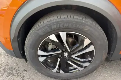 Photo 14 Peugeot 2008  PureTech 130 S&S BVM6