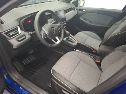 Photo 27 Renault Clio  E-Tech full hybrid 145