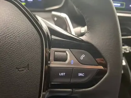 Photo 16 Peugeot 208  Hybrid 100 e-DCS6